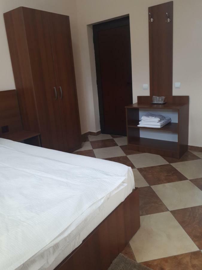 Victoria 1 Apartment กัมปีนา ภายนอก รูปภาพ