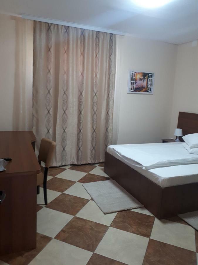 Victoria 1 Apartment กัมปีนา ภายนอก รูปภาพ