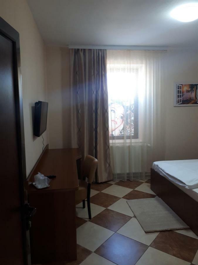 Victoria 1 Apartment กัมปีนา ภายนอก รูปภาพ